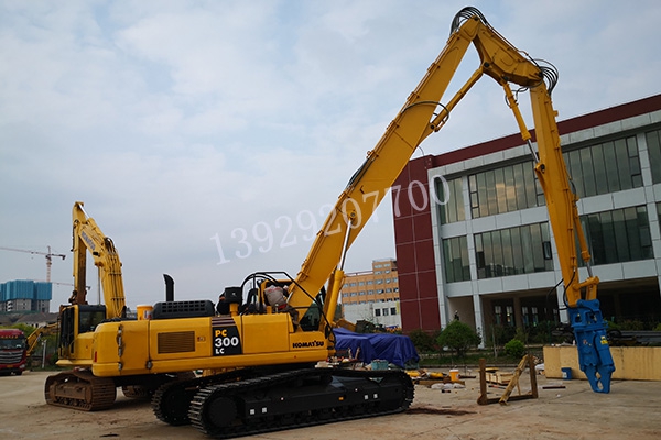 【挖掘機(jī)拆樓臂】什么是挖掘機(jī)拆樓臂？